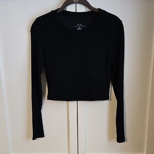 Elegant Black Long Sleeve Crop Top
